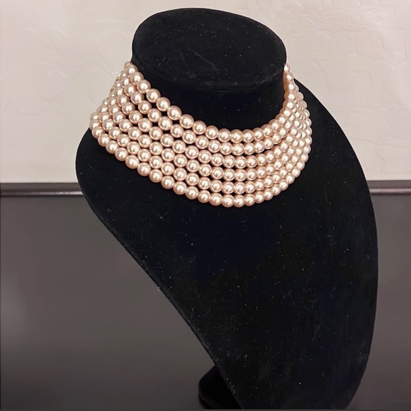 None Jewelry - Vintage 6 Strand Stunning champagne collored Faux pearls Chocker necklace